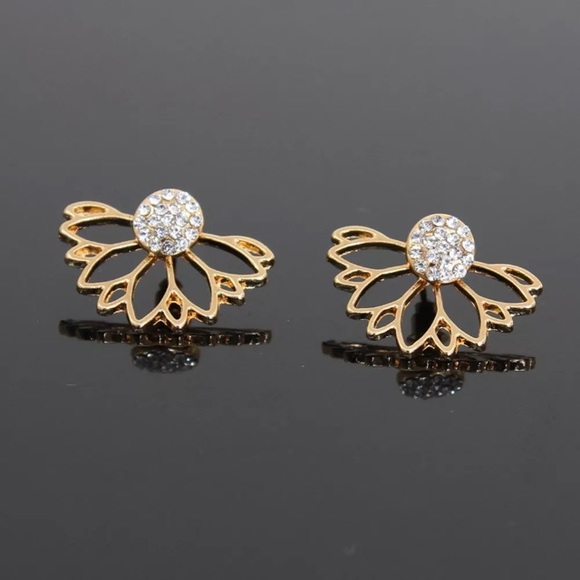 Jewelry - 3 for $15 locus flower stud earrings in gold